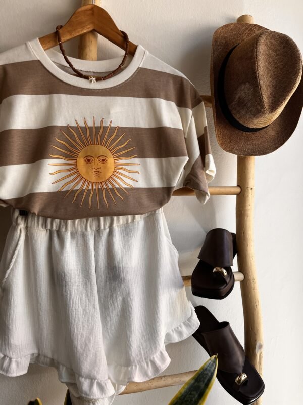 Remera Argentina BEIGE Y BLANCO