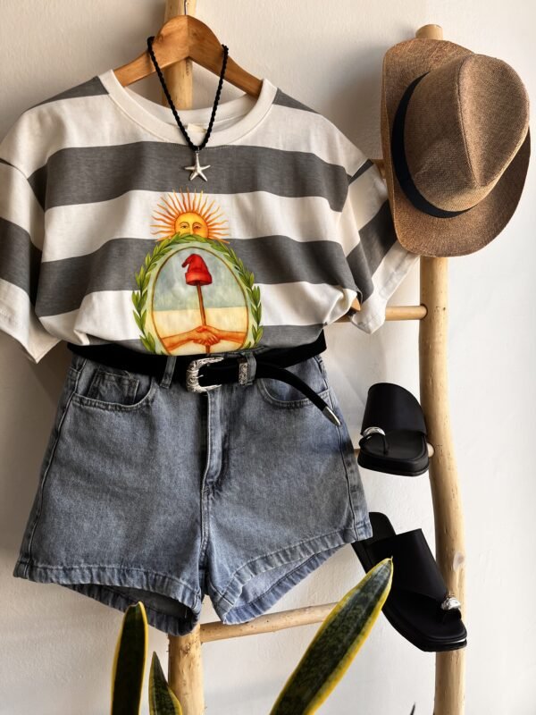 Remera Escudo Arg GRIS Y BLANCO