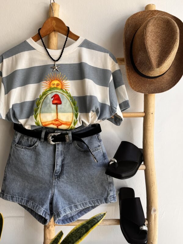 Remera Escudo Arg CELESTE Y BLANCO